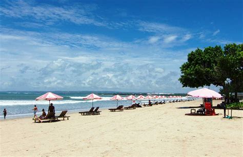 Ragam Aktivitas Wisata Pantai Kuta Bali yang Menarik Mata - Pecinta ...