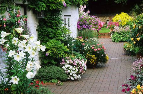 5 Flower Garden Designs You'll Love