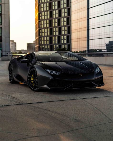 Lamborghini Huracan Spyder-Black | Convertible Supercar Rental