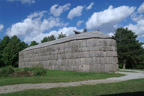 Iroquois Longhouse Fotos | IMAGO