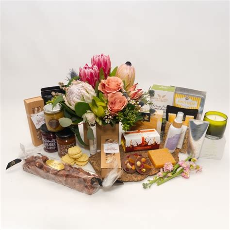 Ultimate Gourmet & Gift Hamper - Bloomin Boxes