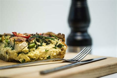 Quiche Lorraine with Vegetables and Bacon - FoodEverest.com