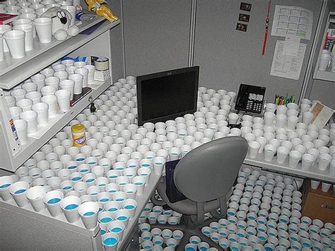 Curious, Funny Photos / Pictures: Awesome office cubicle pranks - 21 Pics