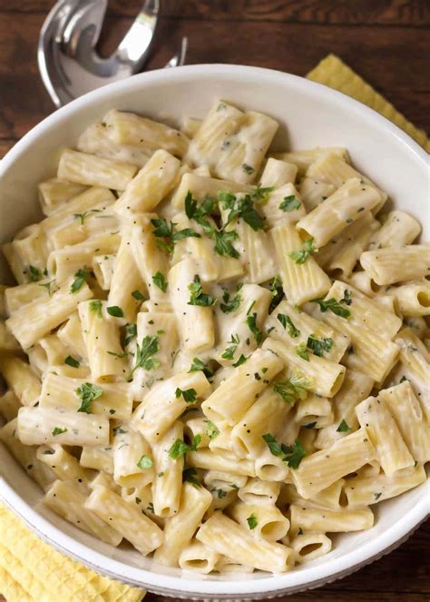 Creamy White Sauce Penne Pasta (+VIDEO) | Lil' Luna