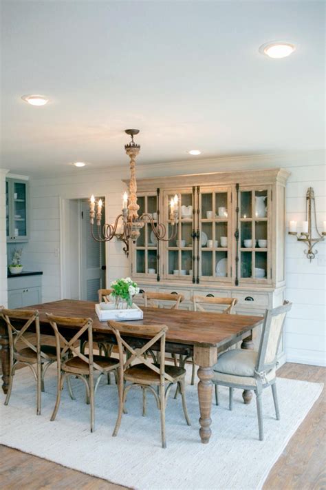 15 Joanna Gaines Farmhouse Dining Room Decor Design - DHOMISH