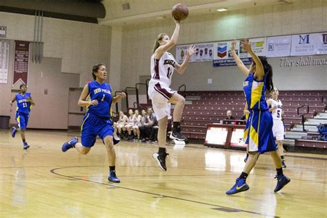 Girls basketball prepares for league by weight and pre-season training ...