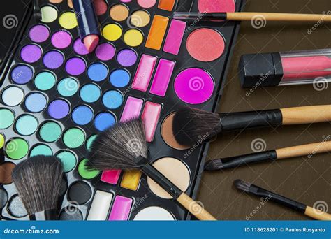 Makeup Artist Tools And Equipment | Saubhaya Makeup