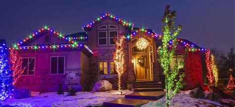 Christmas Lighting Ideas for Your Roof |Chris Light Co | Christmas ...