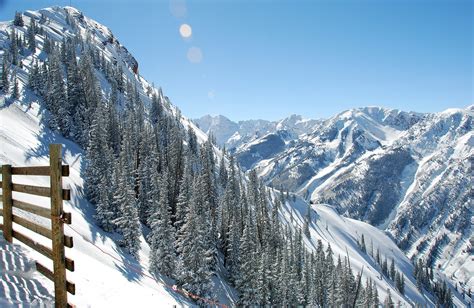 Aspen (Colorado) Ski Holiday Guide | Ski Addict