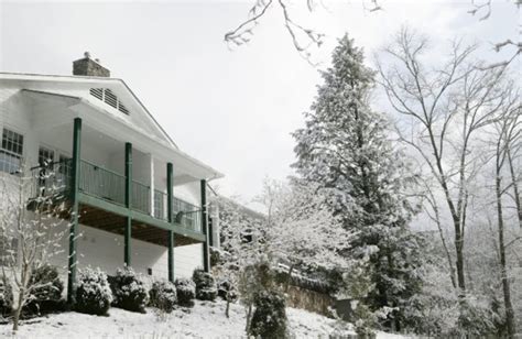 Buckhorn Inn (Gatlinburg, TN) - Resort Reviews - ResortsandLodges.com