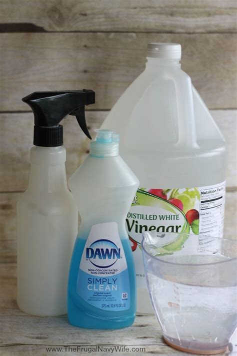 DIY Better Than Windex Glass Cleaner | Diy glass cleaner, Glass cleaner ...