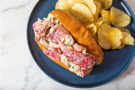 How To Cook Lobster Rolls - Recipes.net