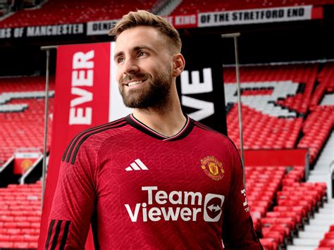 Manchester United officially unveil new 2023/24 home kit after Aitch ...