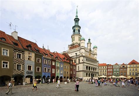 Free Photos: Main market square in the old town of Poznan | eurosnap