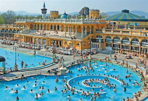 Szechenyi Spa Baths Outdoor Pool – Baths Budapest