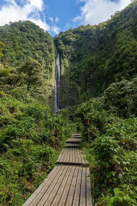 12 Jaw-Dropping Maui Waterfalls (+ Map to Find Them!)