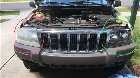 Replacing Headlight Bulb Jeep Grand Cherokee