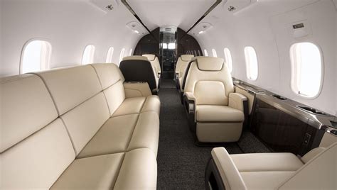 Bombardier Challenger 350 - Privatjet mieten - Transparente Kosten ...