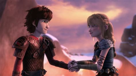 Hiccup and Astrid's moment of holding hands before they kiss from ...