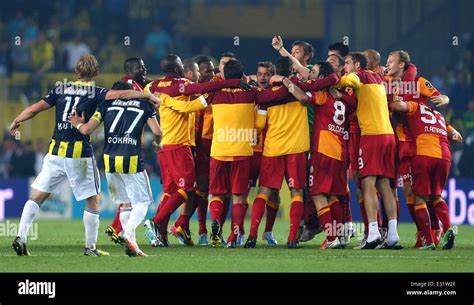 Fenerbahce vs galatasaray hi-res stock photography and images - Alamy