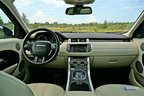 2015-land-rover-range-rover-evoque-dashboard