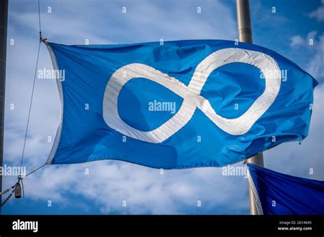 Metis canada flag hi-res stock photography and images - Alamy