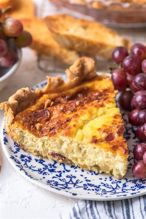 Quiche Lorraine Recipe (Egg, Bacon, & Cheese) - VIDEO!!!