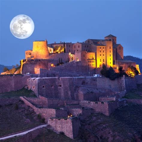 Spanish Parador Hotels with over 1000 years of history | Totally Spain ...