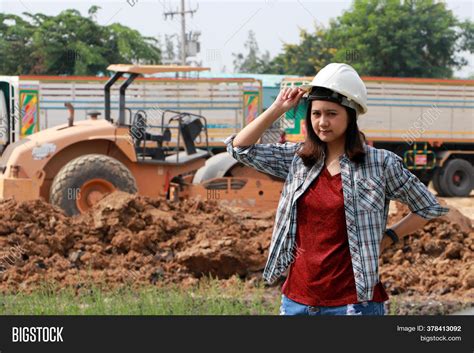 Female Civil Engineer Image & Photo (Free Trial) | Bigstock