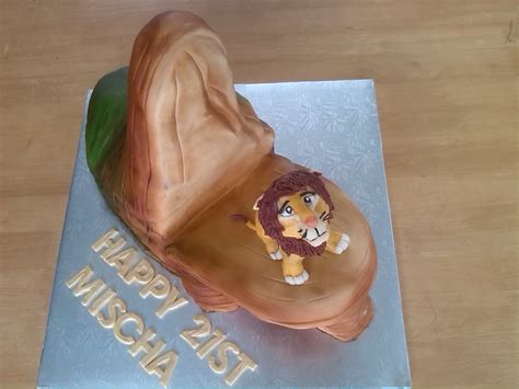 Pride Rock Cake - The Lion King - CakeCentral.com