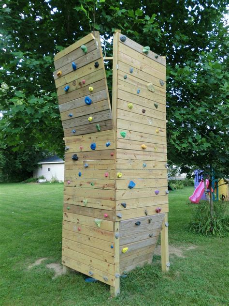 Creating A Backyard Rock Climbing Wall: Tips And Tricks - DECOOMO