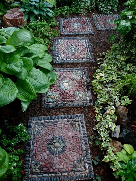 47 Best DIY Garden Mosaic Ideas (Designs and Decorations) for 2021