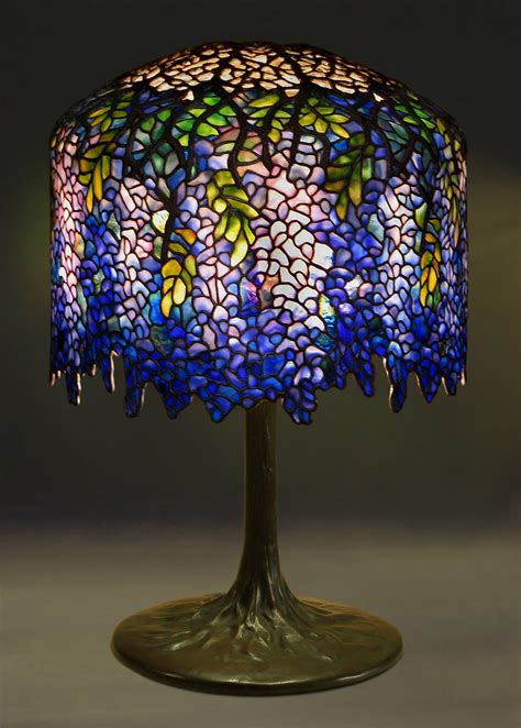 Tiffany stained glass lamps - 10 reasons to buy - Warisan Lighting