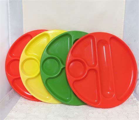 Vintage Picnic Plates Colorful Plastic by KansasKardsStudio on Etsy ...