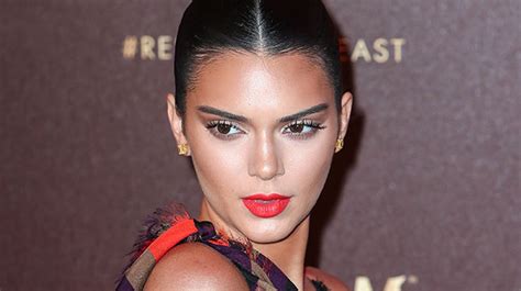 Kendall Jenner Red Lipstick | Lipstutorial.org