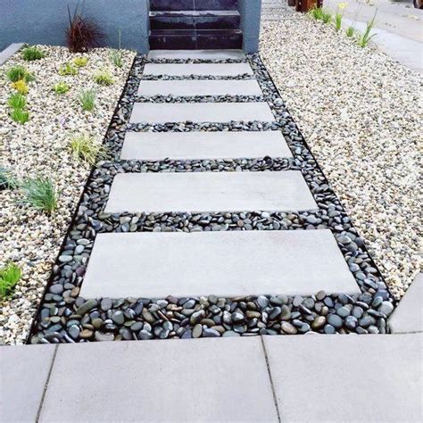 Stunning Stepping Stones Pathway Design Ideas 13 - HMDCRTN