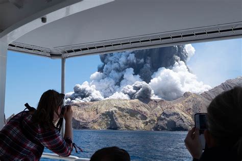 Inside the Catastrophic Eruption on Whakaari / White Island - InsideHook