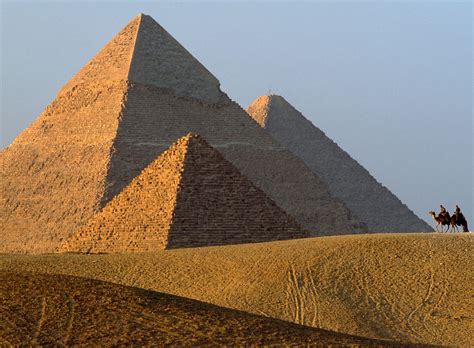 Giza Pyramids | Beautiful Places to Visit