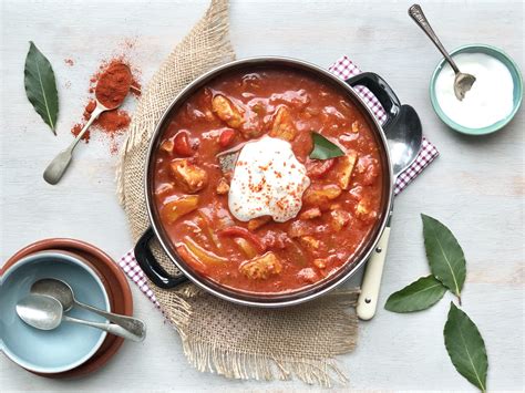 Authentic Hungarian Pork Goulash Recipe Slow Cooker | Besto Blog