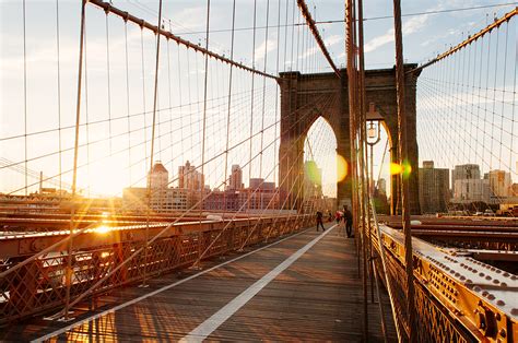 SUNRISE ON THE BROOKLYN BRIDGE - One Million Stops