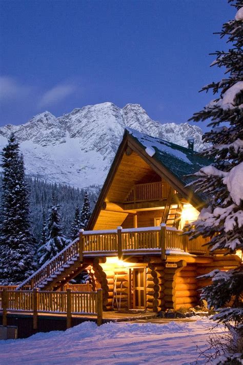 16 Cozy Log Cabins in the Snow