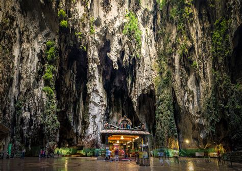 Kuala Lumpur's Batu Caves - danandholly.com