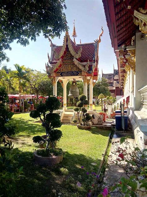 Wat Phra Singh - Easy Day - Thailand Tours