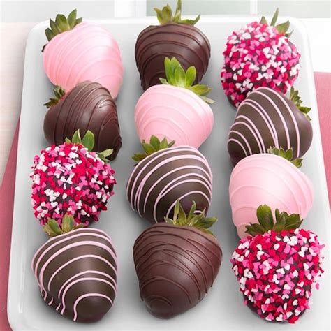 Festive Chocolate Covered Strawberries - OMG Lifestyle Blog