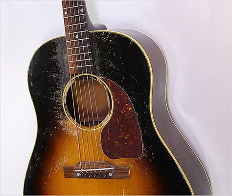 Gibson J-45 Sunburst Steel String Guitar, 1952 | www.12fret.com