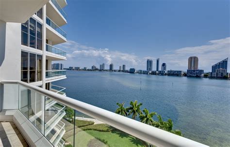 Miami Beach Balcony | Wise