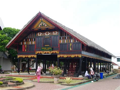 "Rumoh Aceh" rumah tradisional Aceh - Aceh Tourism Agency