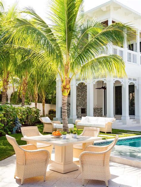 25 All-Time Favorite Tropical Patio Ideas & Decoration Pictures | Houzz