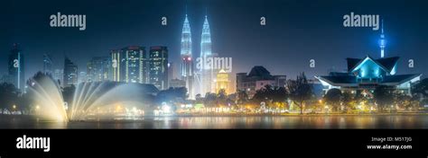 Night scenery view of Kuala Lumpur skyline Stock Photo - Alamy