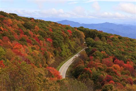 8 Prettiest Places in Tennessee for Fall Foliage | Southern Living